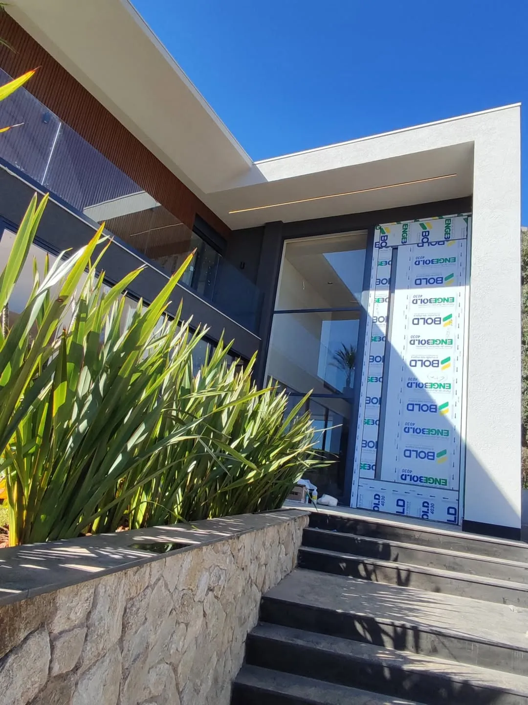 Esquadrias de alumínio em projeto comercial em Belo Horizonte