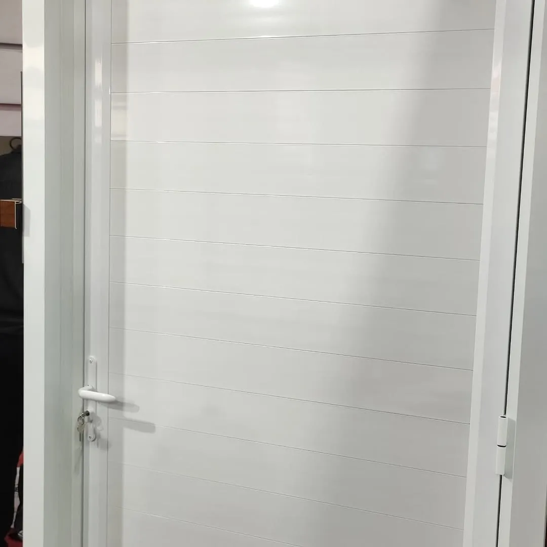 Detalhe de esquadria de alumínio com acabamento premium