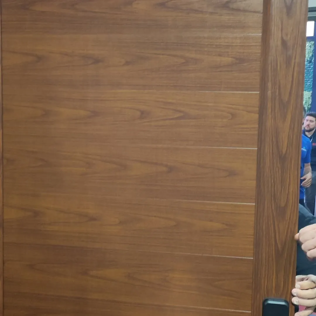 Detalhe de esquadria de alumínio com acabamento premium