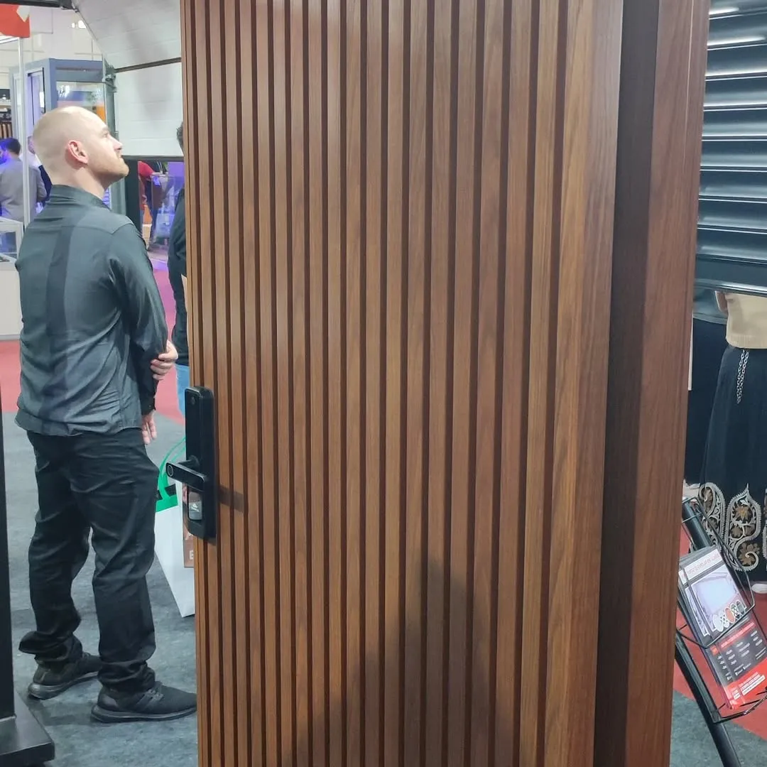 Detalhe de esquadria de alumínio com acabamento premium